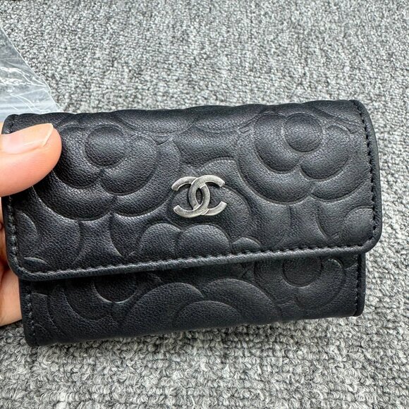 CHANEL Leather Wallet 450-082125 - Picture 2 of 12